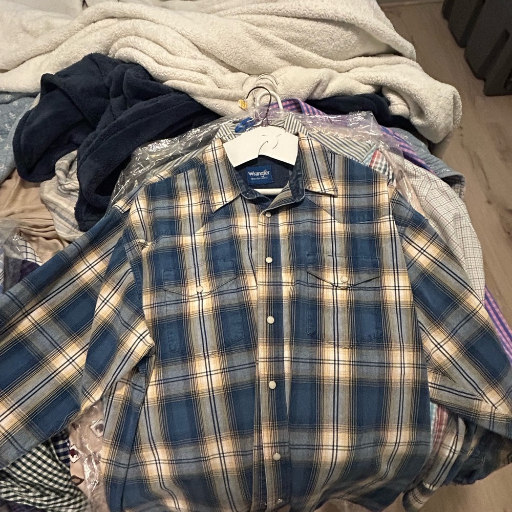 Wrangler Men's Blue Plaid Shirt